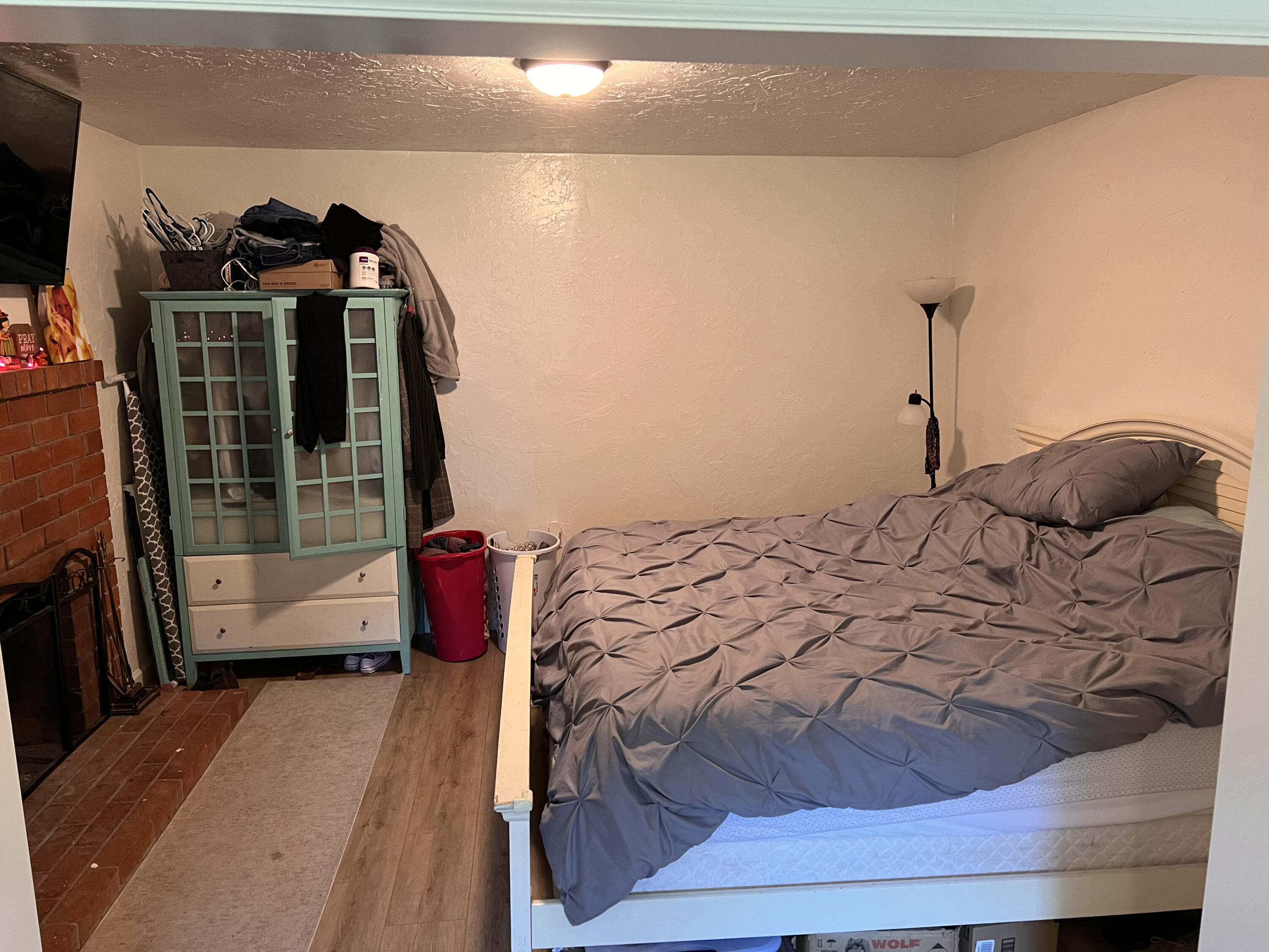 545 Sunbeam Road, Unit C Lompoc, CA 93436 - Photo 9 of 17 a bedroom with a bed and a mirror