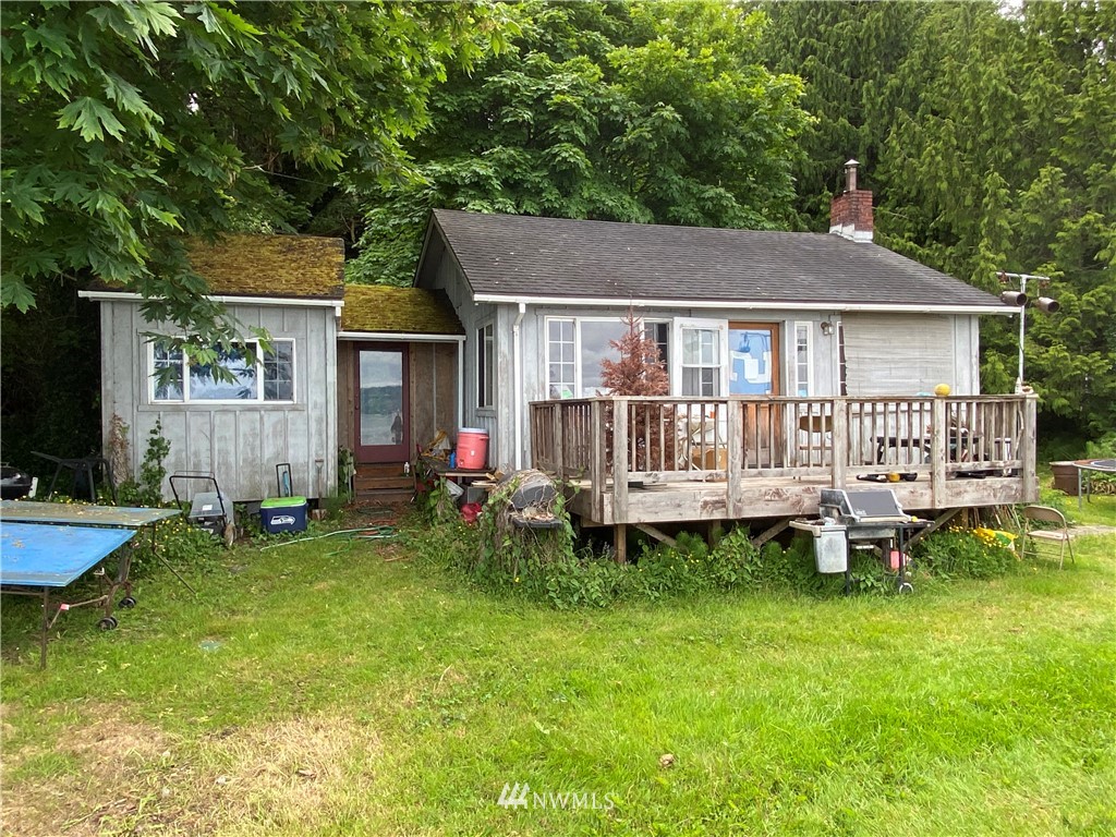 4252 Southwest Luana Beach Road Vashon, WA 98070 - Photo 2 of 9