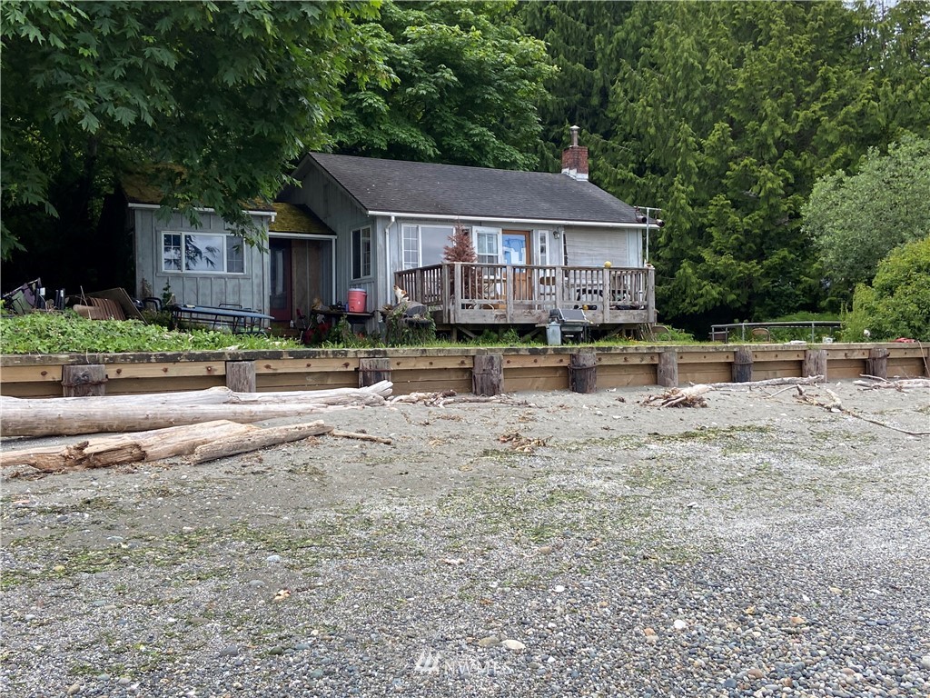 4252 Southwest Luana Beach Road Vashon, WA 98070 - Photo 3 of 9
