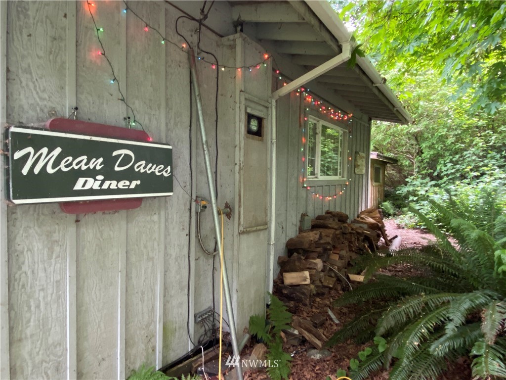 4252 Southwest Luana Beach Road Vashon, WA 98070 - Photo 4 of 9