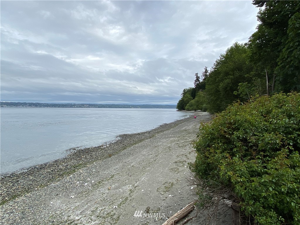 4252 Southwest Luana Beach Road Vashon, WA 98070 - Photo 5 of 9