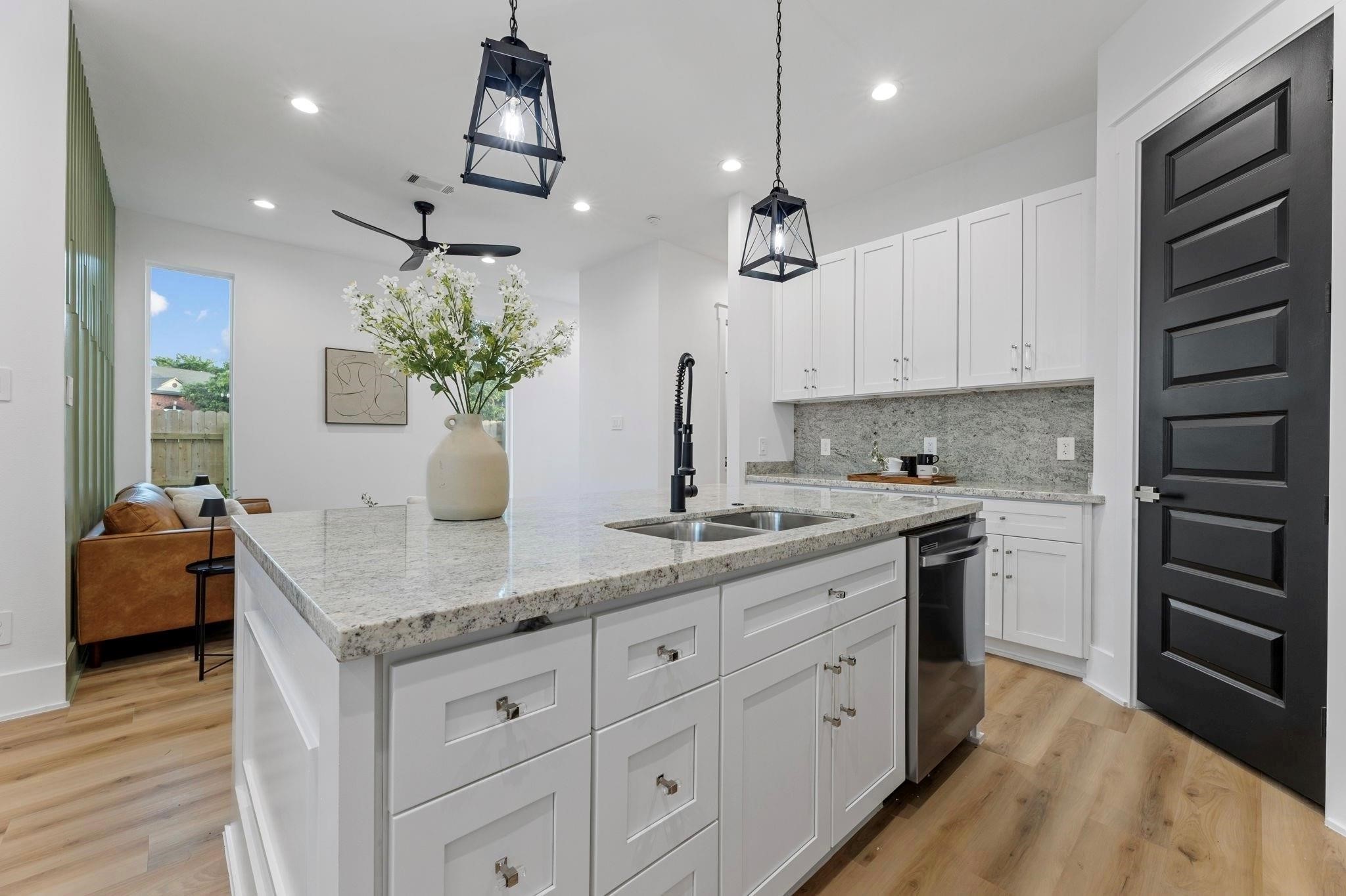 518 Clinton Street, Unit A Conroe, TX 77301 - Photo 17 of 50