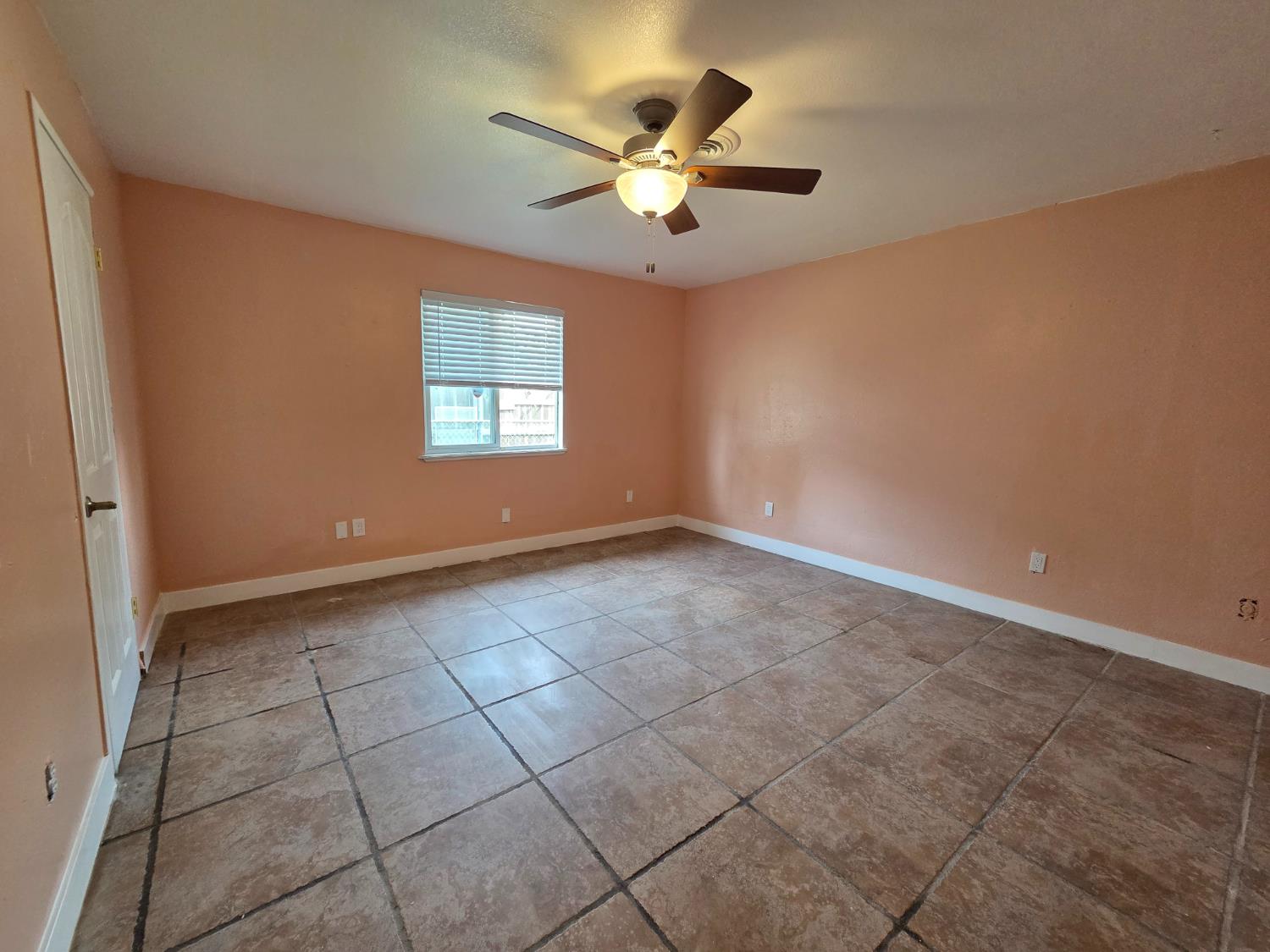 5010 Powerline Road, Unit D Olivehurst, CA 95961 - Photo 9 of 12