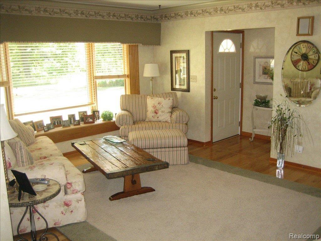 5195 Preston Road Howell, MI 48855 - Photo 6 of 13 Preston living rm