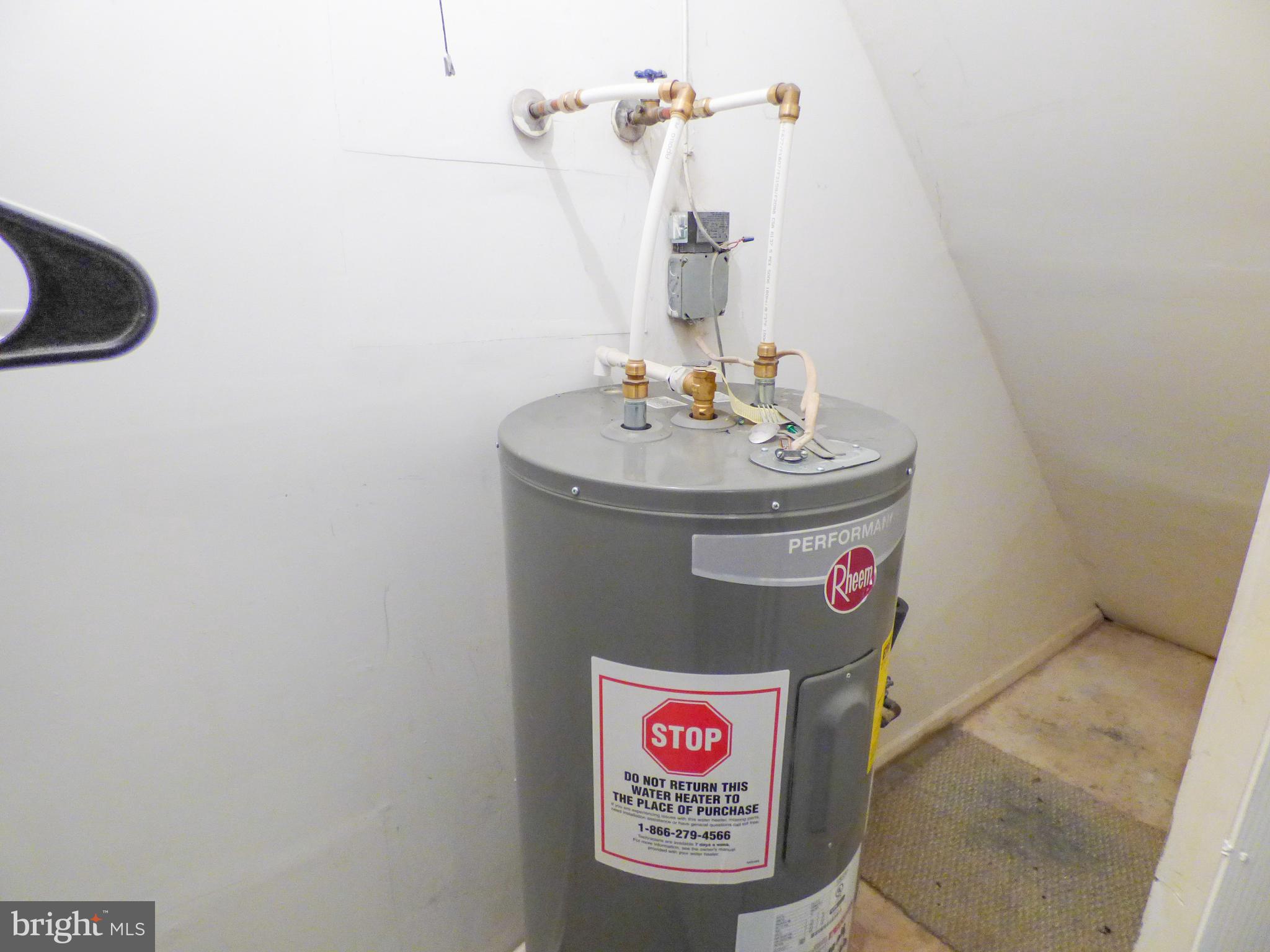 2791 Pineview Drive York, PA 17408 - Photo 21 of 23 a utility room with a sink and a mirror