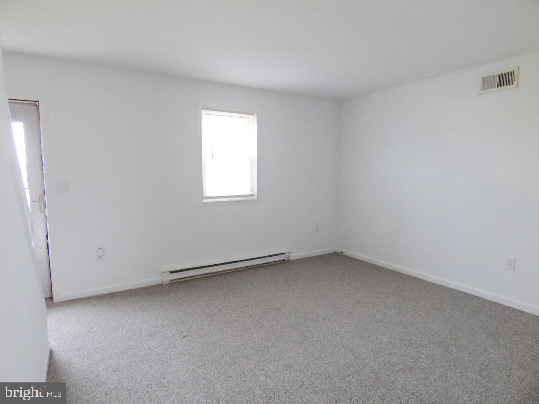 2791 Pineview Drive York, PA 17408 - Photo 7 of 23 an empty room with a window