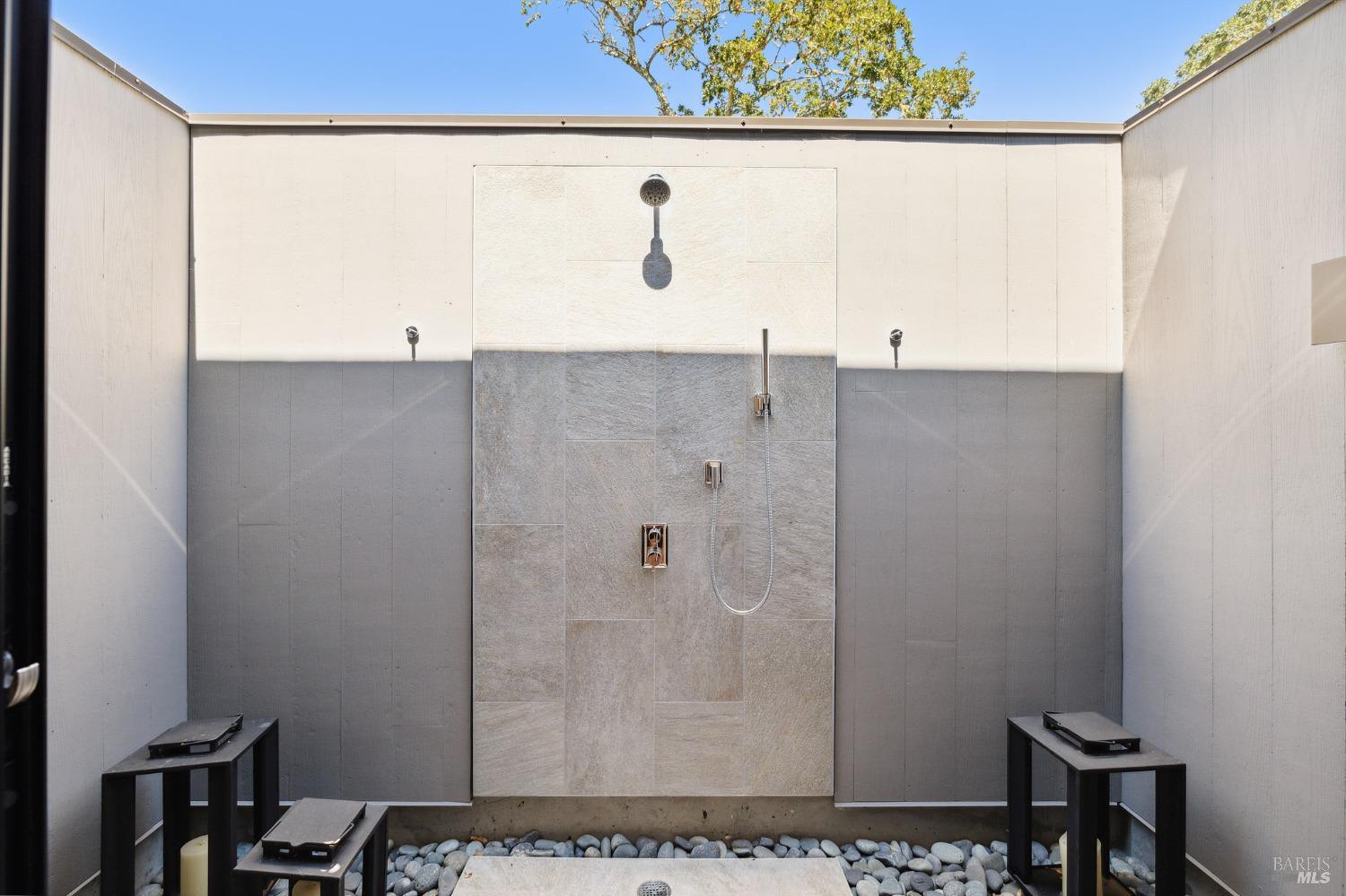 210 East Sumac Court Healdsburg, CA 95448 - Photo 21 of 32 a bathroom with a shower