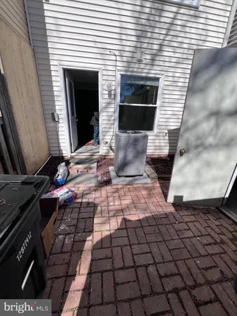 $1,100 | 307 Brethour Court, Sterling, VA 20164