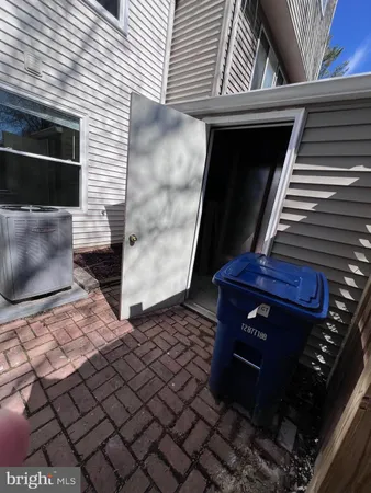 $1,100 | 307 Brethour Court, Sterling, VA 20164