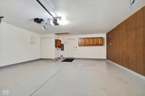 $435,000 | 12055 Waterford Lane, Carmel, IN 46033