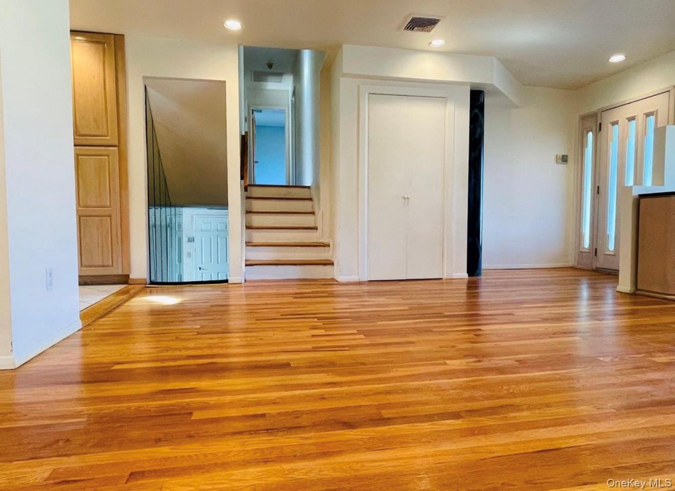 5 Eaton Road Syosset, NY 11791 - Photo 7 of 19