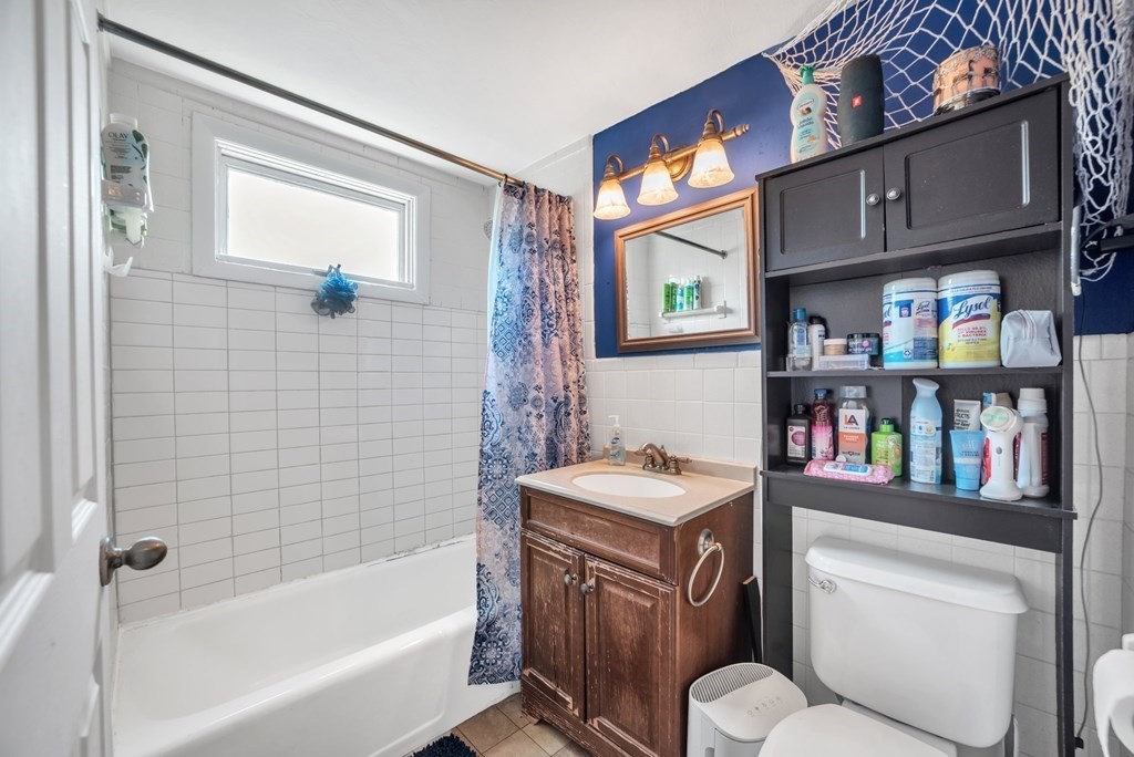 48 Schley Street Springfield, MA 01109 - Photo 22 of 41