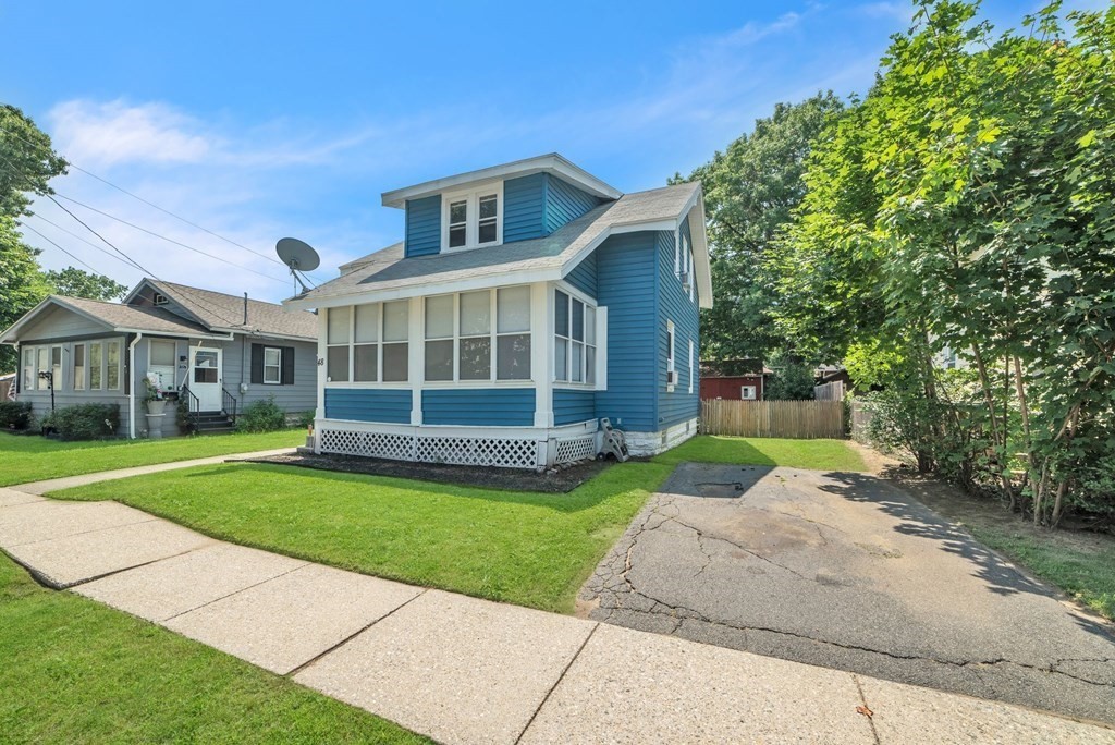 48 Schley Street Springfield, MA 01109 - Photo 3 of 41
