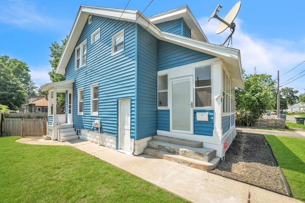 48 Schley Street Springfield, MA 01109 - Photo 5 of 41