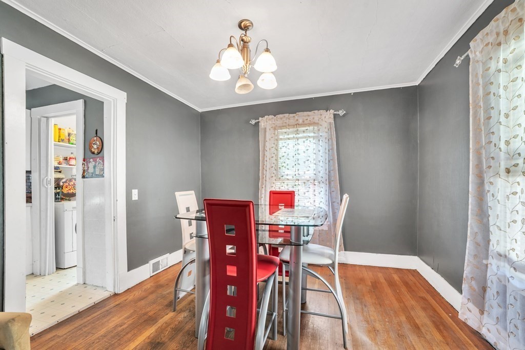 48 Schley Street Springfield, MA 01109 - Photo 7 of 41