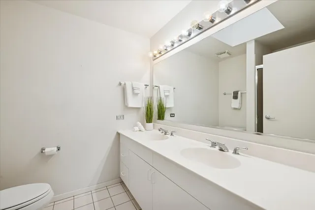 $350,000 | 1800 Dewes Street, Unit 305, Glenview, IL 60025