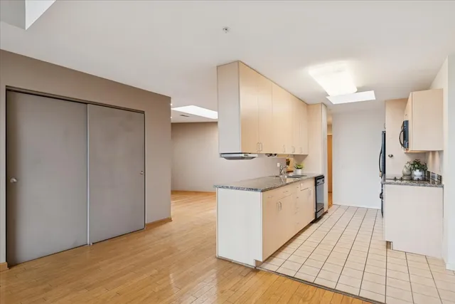 $350,000 | 1800 Dewes Street, Unit 305, Glenview, IL 60025