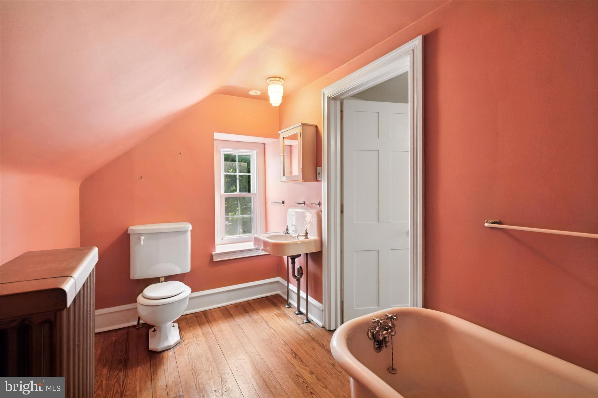 301 East Moreland Road Willow Grove, PA 19090 - Photo 17 of 21 a bathroom with a bathtub and a toilet