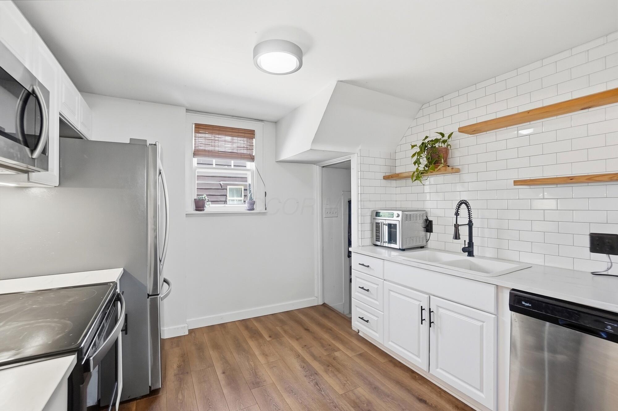 587 Wiltshire Road Columbus, OH 43204 - Photo 14 of 73