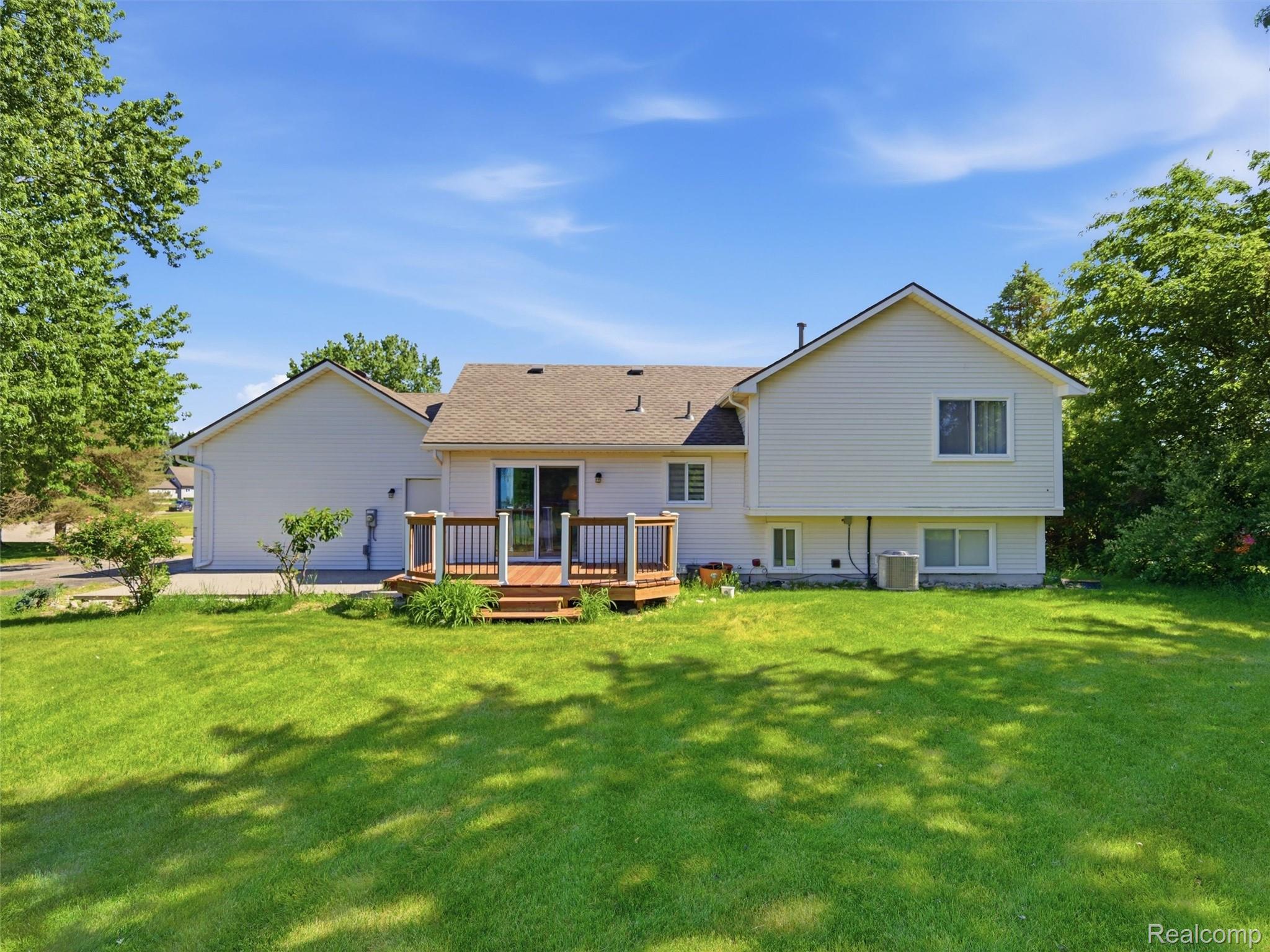 1087 Eagle Nest Drive Rochester, MI 48306 - Photo 31 of 39 42-DSC07378.jpg