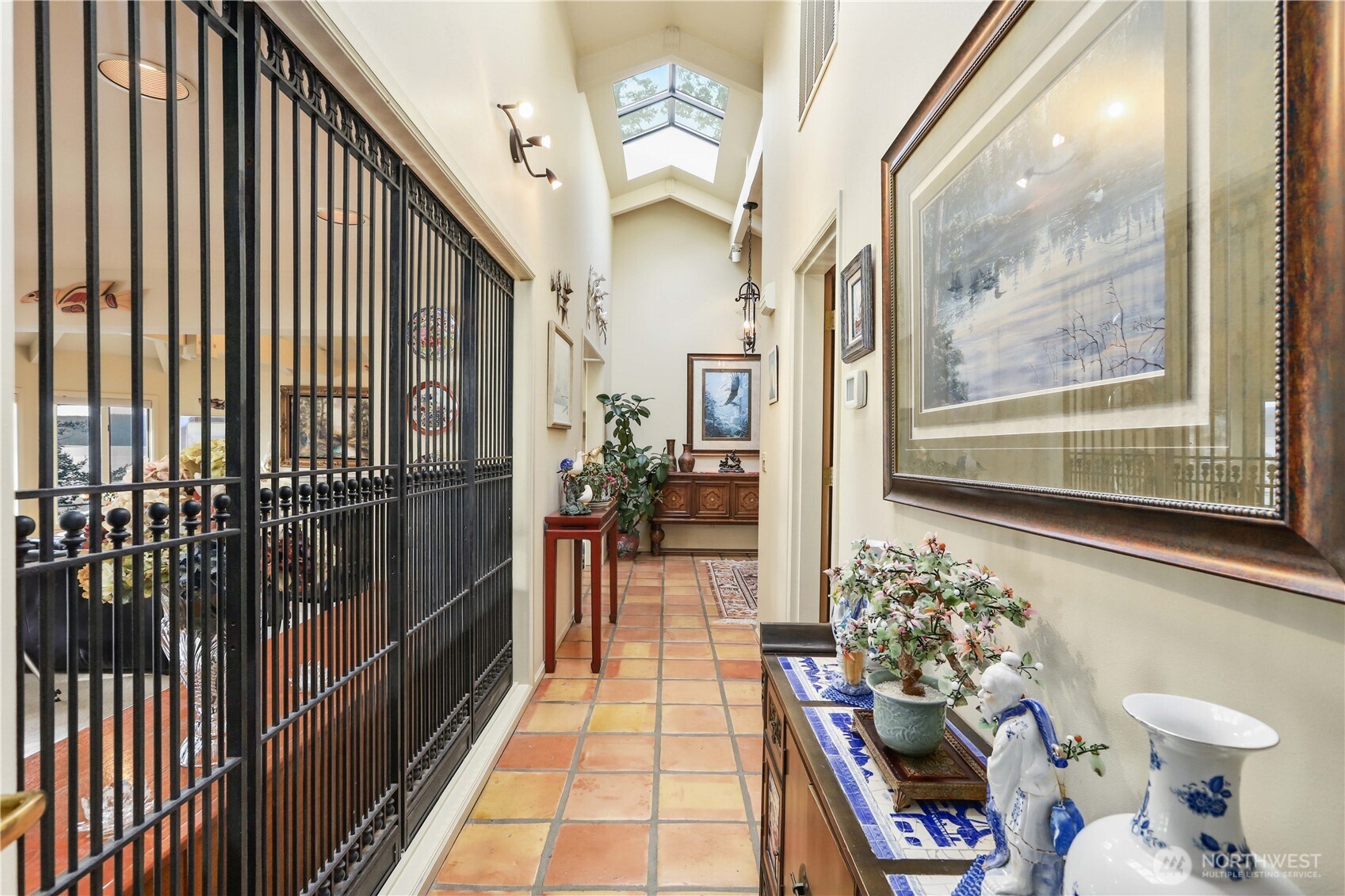 736 Tillamuk Drive La Conner, WA 98257 - Photo 25 of 34 a very nice looking room with a furniture