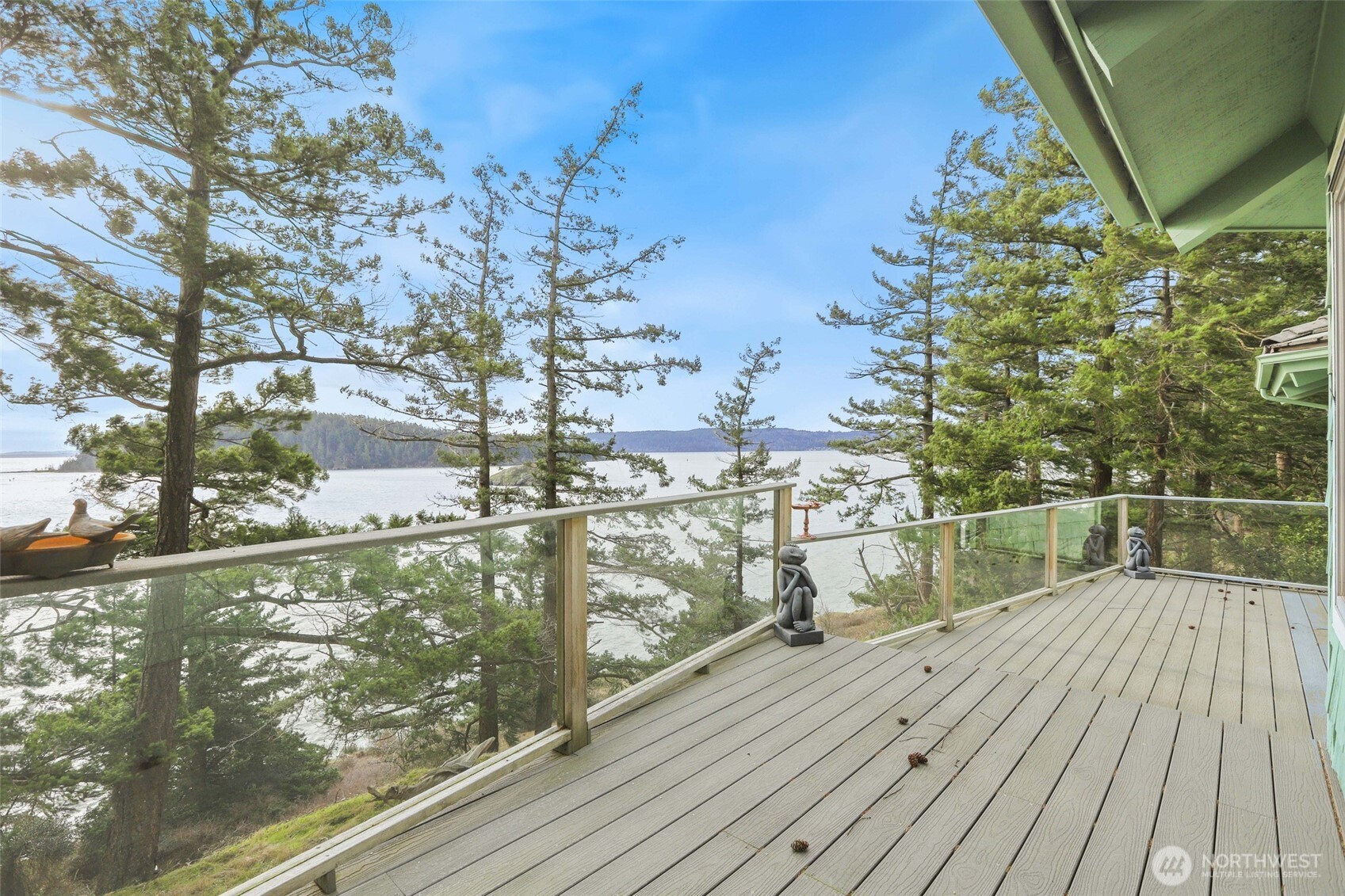 736 Tillamuk Drive La Conner, WA 98257 - Photo 9 of 34 a view of balcony and yard
