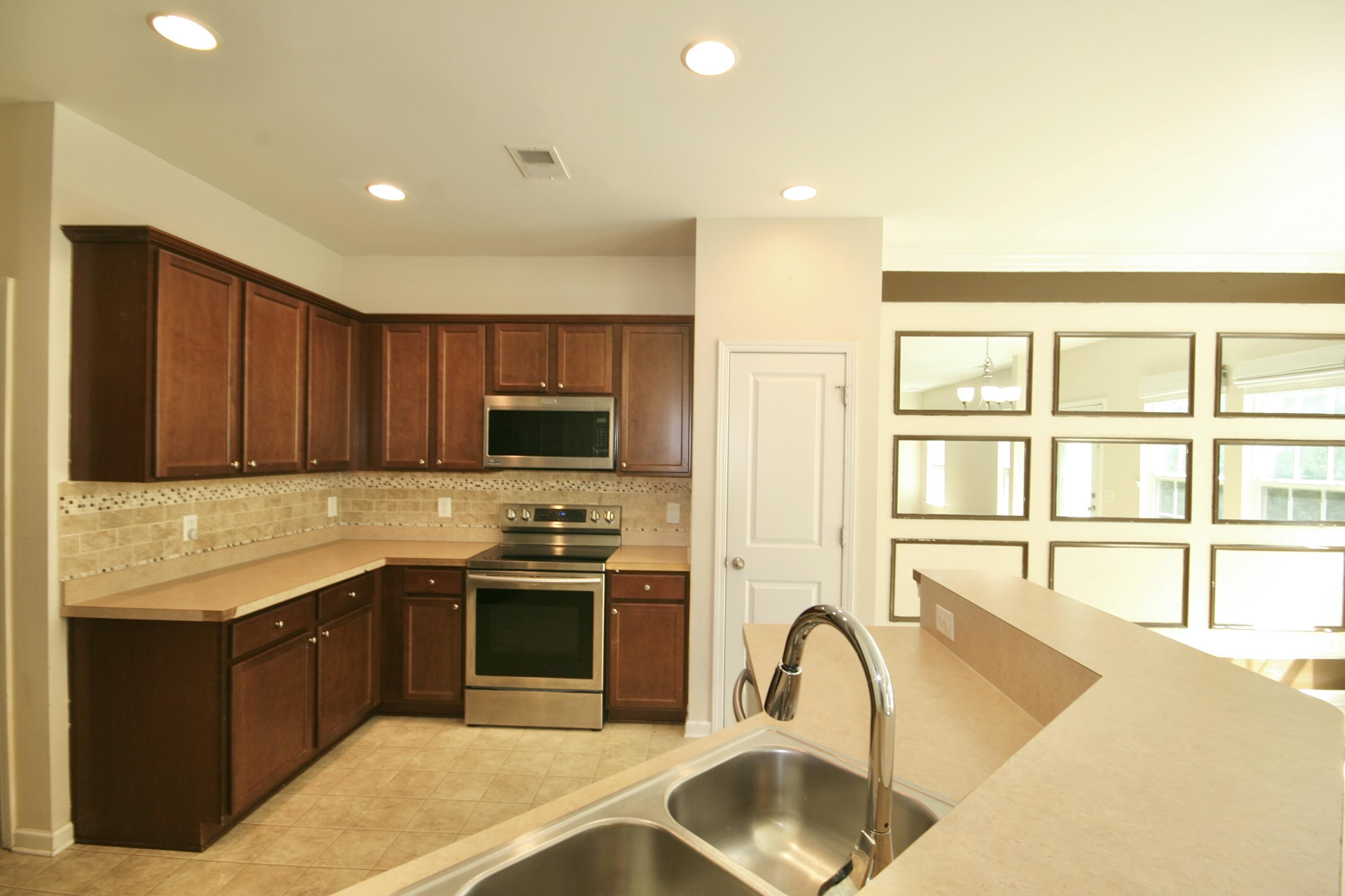402 Rockville Road Moncks Corner, SC 29461 - Photo 16 of 39 Kitchen dining