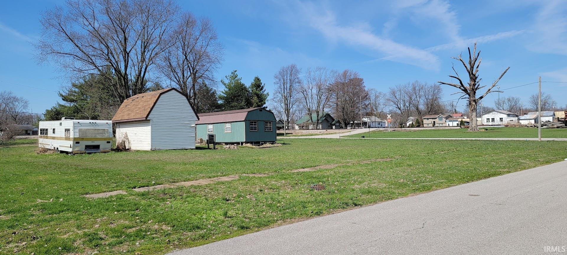 335 South Wine Street Lyons, IN 47443 - Photo 3 of 7