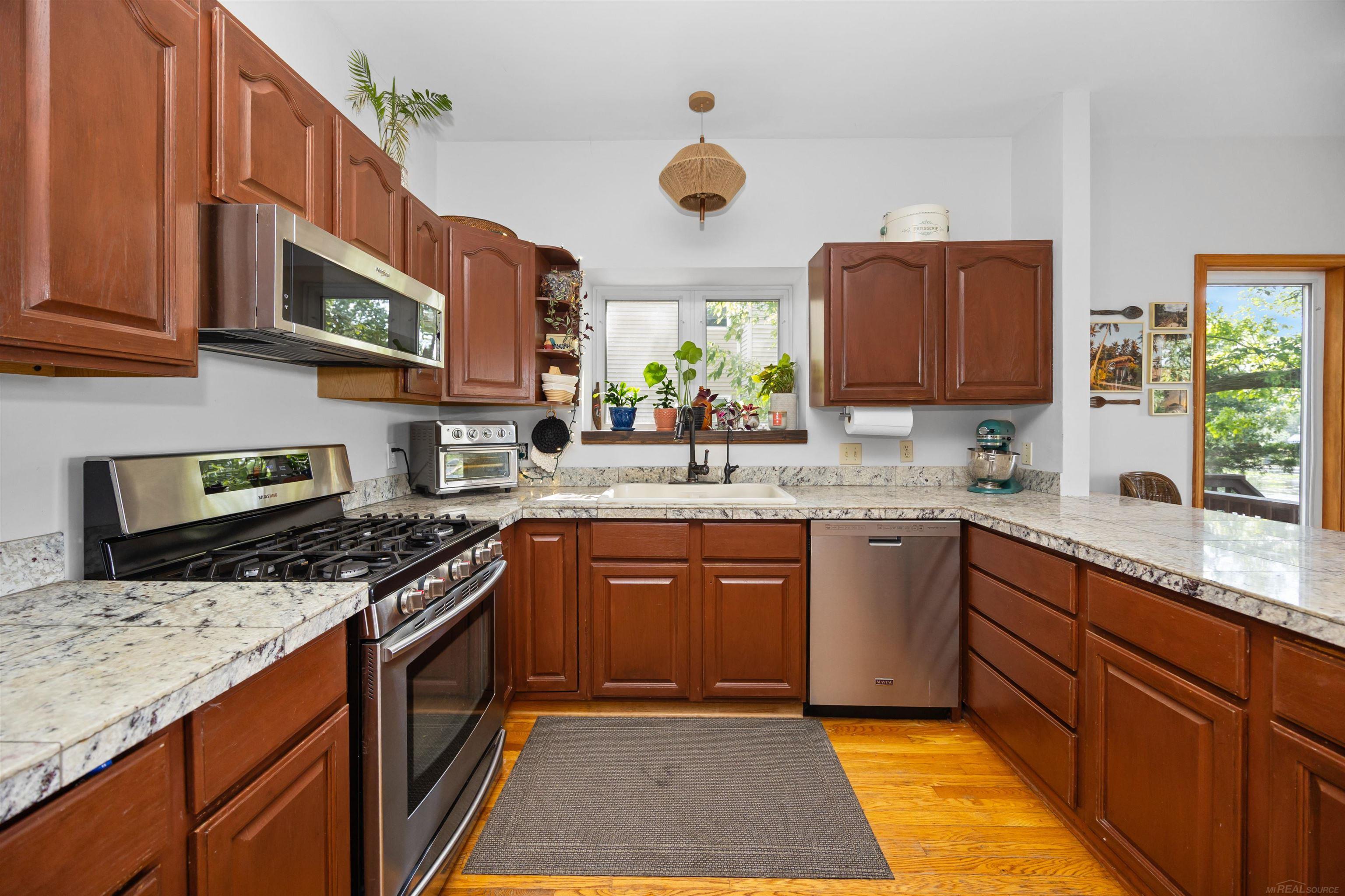 8970 River Valley Road Brighton, MI 48116 - Photo 17 of 39 Gallery Image 17