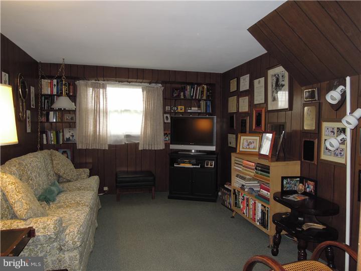 2456 Klockner Road Hamilton, NJ 08690 - Photo 14 of 18 Family Room