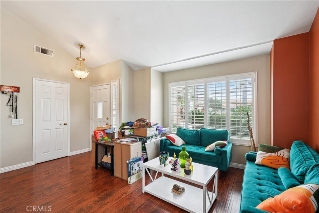 10742 Jeri Drive Riverside, CA 92505 - Photo 5 of 34