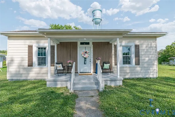 a view of a hallway with workspace