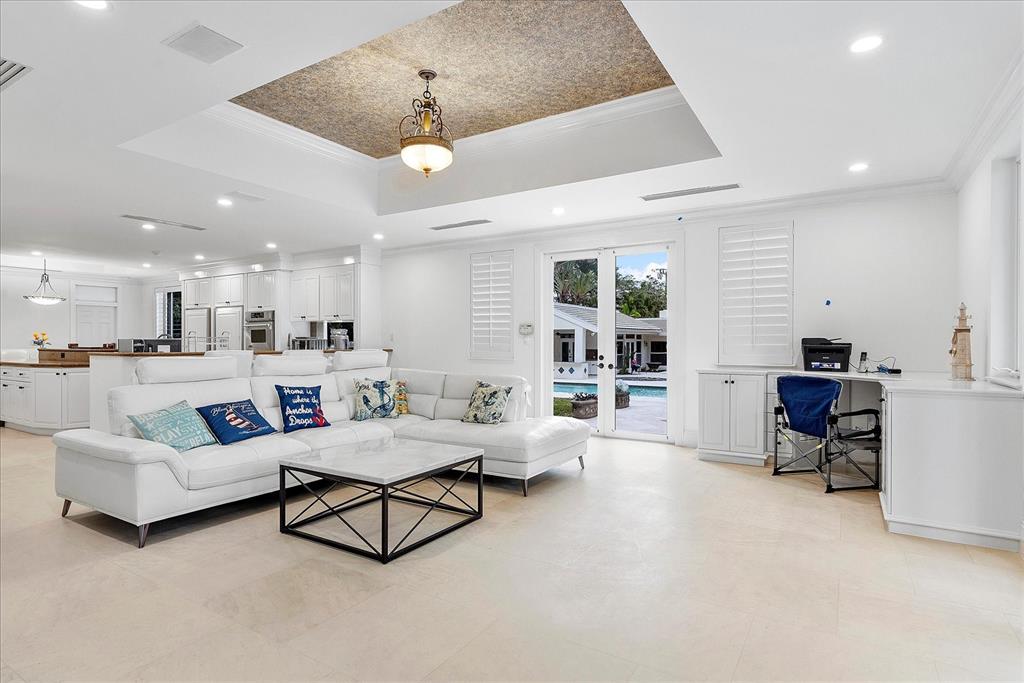 414 Riviera Isle Drive Fort Lauderdale, FL 33301 - Photo 19 of 70 a living room with furniture and kitchen view