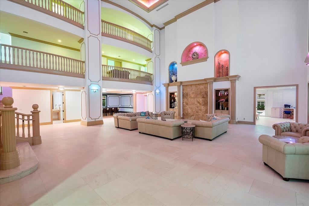 414 Riviera Isle Drive Fort Lauderdale, FL 33301 - Photo 42 of 70 a living room with furniture and a floor to ceiling window