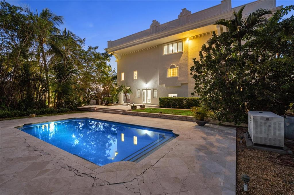 414 Riviera Isle Drive Fort Lauderdale, FL 33301 - Photo 60 of 70 a view of swimming pool with a yard