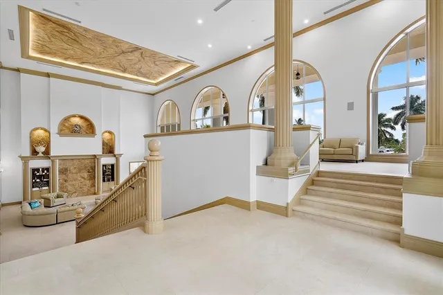 a view of livingroom with furniture and a ceiling fan