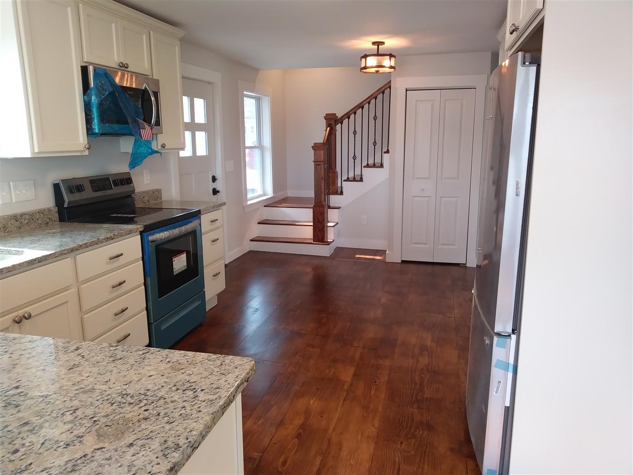 806 Chases Grove Road Derry, NH 03038 - Photo 6 of 20