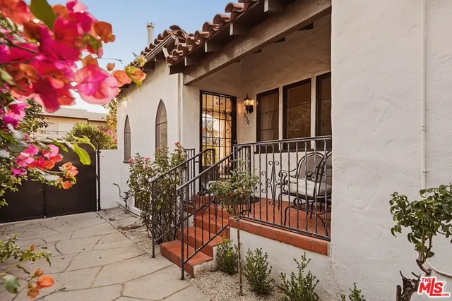 $3,995 | 830 North Gardner Street, Los Angeles, CA 90046