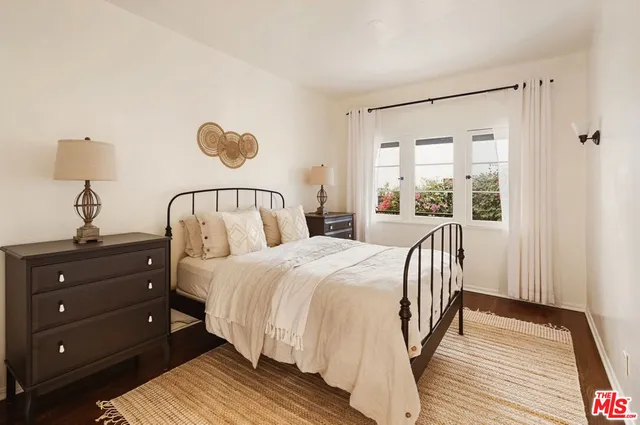 $3,995 | 830 North Gardner Street, Los Angeles, CA 90046