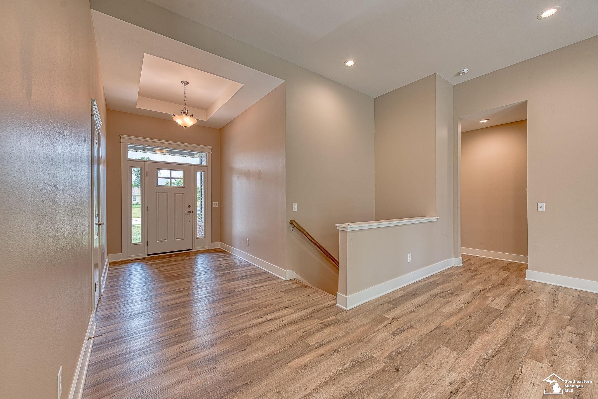 545 Rose Crest Monroe, MI 48162 - Photo 3 of 44