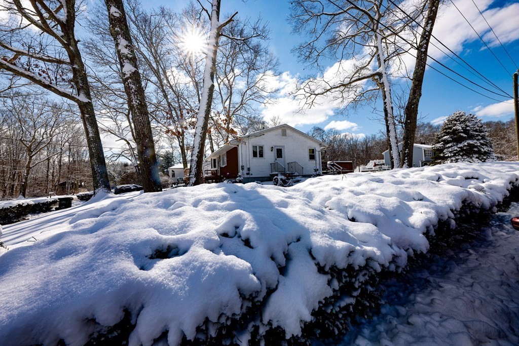 47 Restful Valley Road Tiverton, RI 02878 - Photo 2 of 27 Gallery Image 2