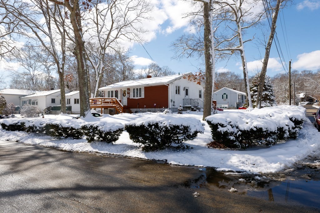 47 Restful Valley Road Tiverton, RI 02878 - Photo 3 of 27 Gallery Image 3