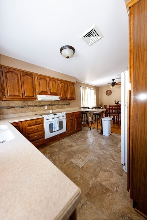 47 Restful Valley Road Tiverton, RI 02878 - Photo 5 of 27 Gallery Image 5