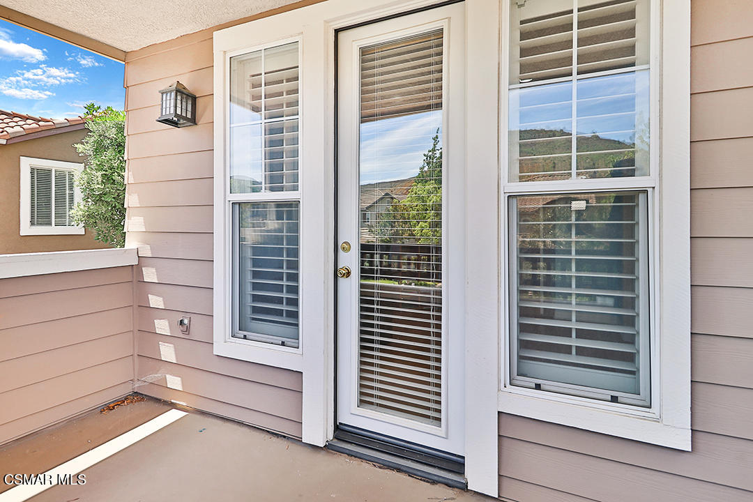 151 Brooks Road Simi Valley, CA 93065 - Photo 39 of 56 kBalcony2