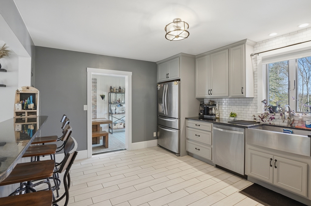 88 Clinton Road Sterling, MA 01564 - Photo 10 of 32