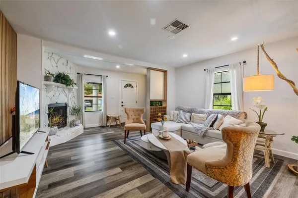 $3,200 | 1411 East Henry Avenue, Tampa, FL 33604