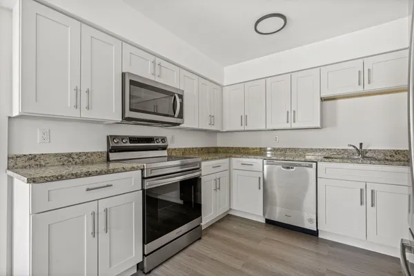 $2,800 | 230 Southwest 13th Avenue, Delray Beach, FL 33444