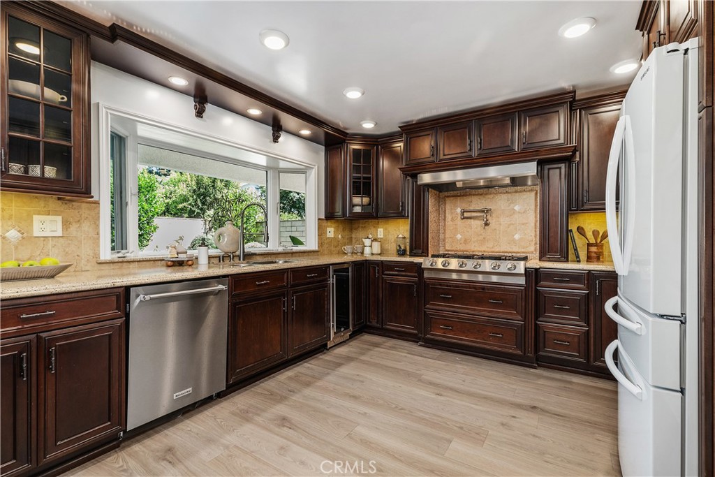 14681 Danborough Road Tustin, CA 92780 - Photo 25 of 47 Kitchen