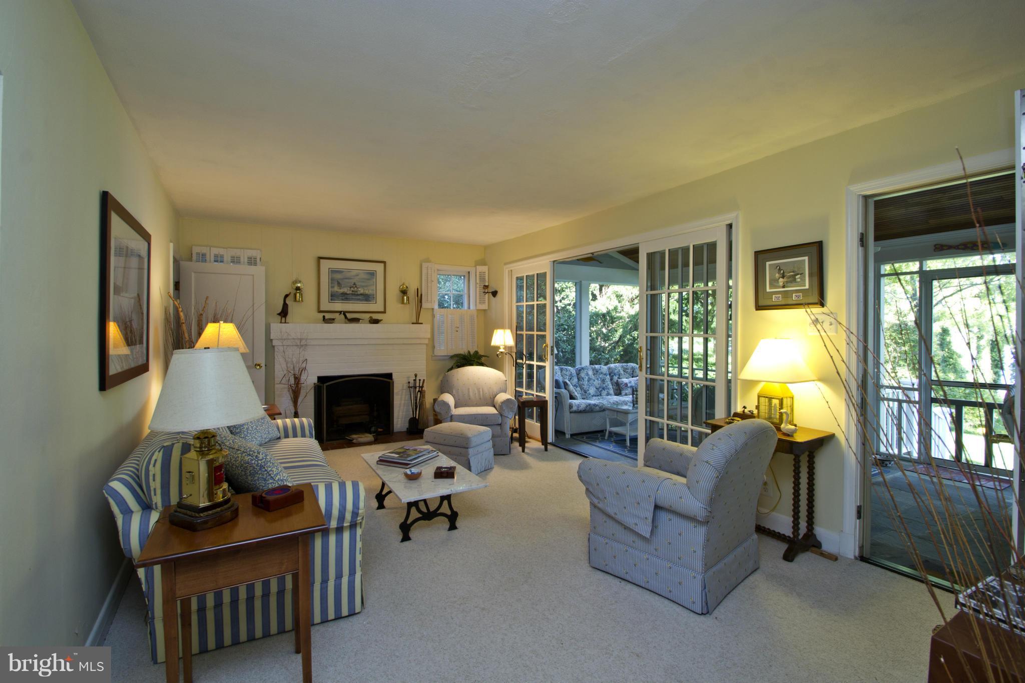 507 Broadwater Road Arnold, MD 21012 - Photo 10 of 30 Living Room