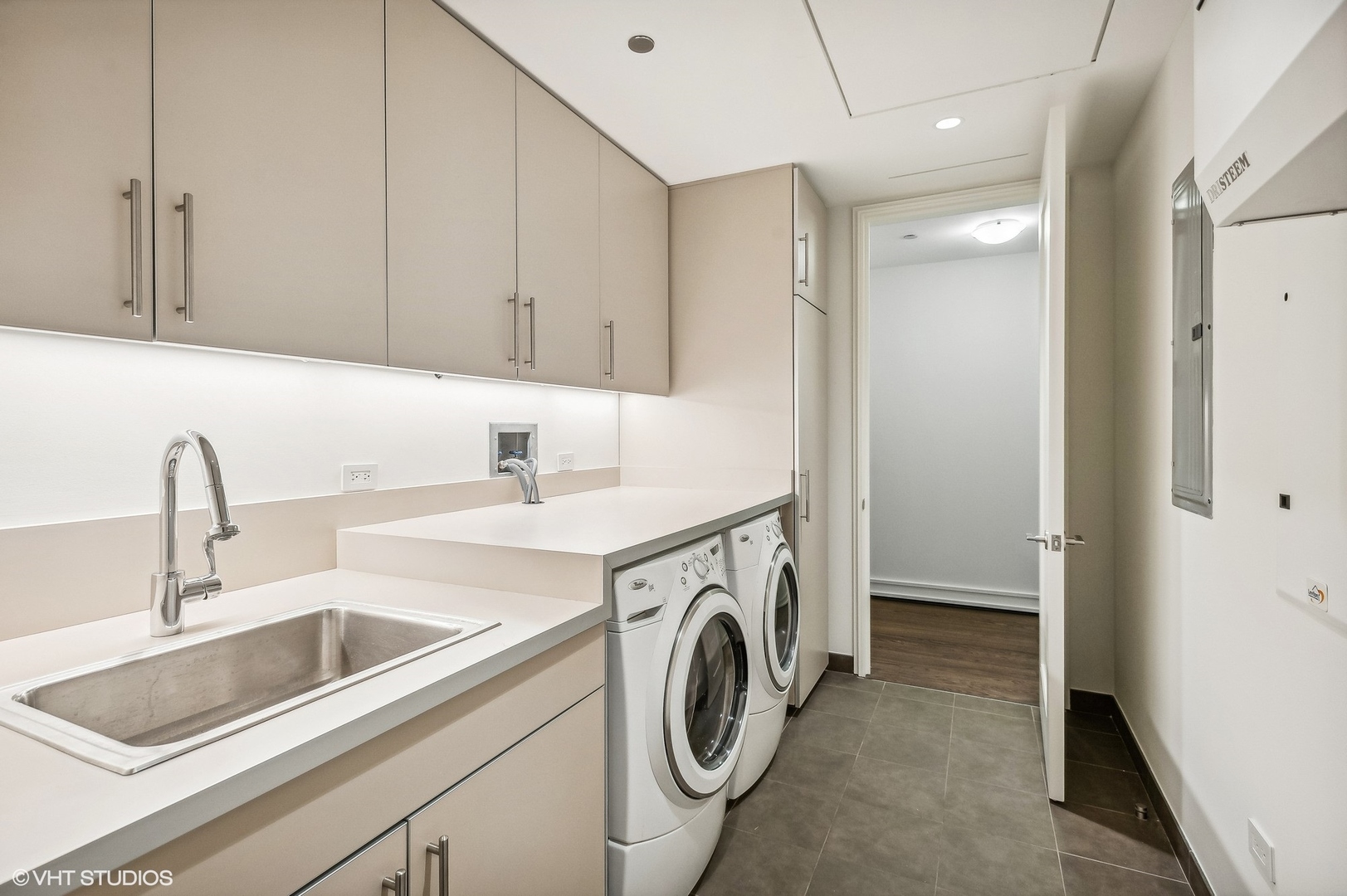 77 East Walton Street, Unit 28B Chicago, IL 60611 - Photo 27 of 32